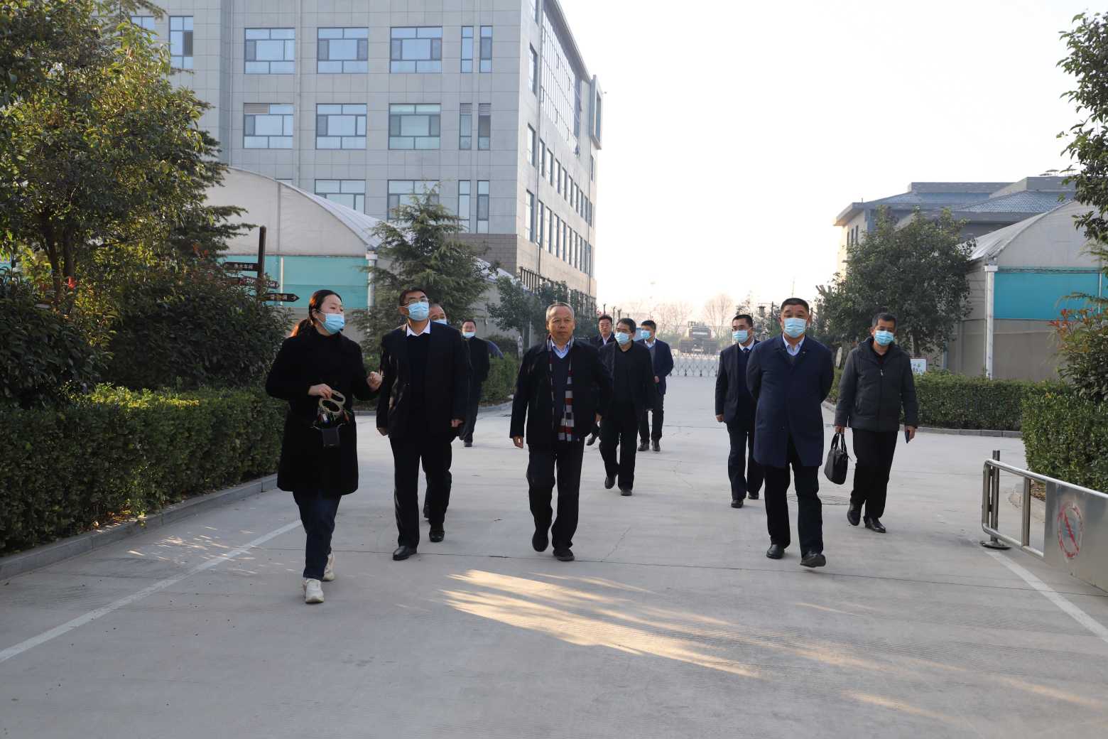 省能源相關(guān)企業(yè)領(lǐng)導(dǎo)蒞臨正信味業(yè)考察指導(dǎo)工作